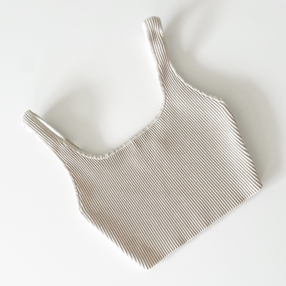 Babaton Sculpt Knit Cropped Tank (matte pearl) - Picture 2 of 8